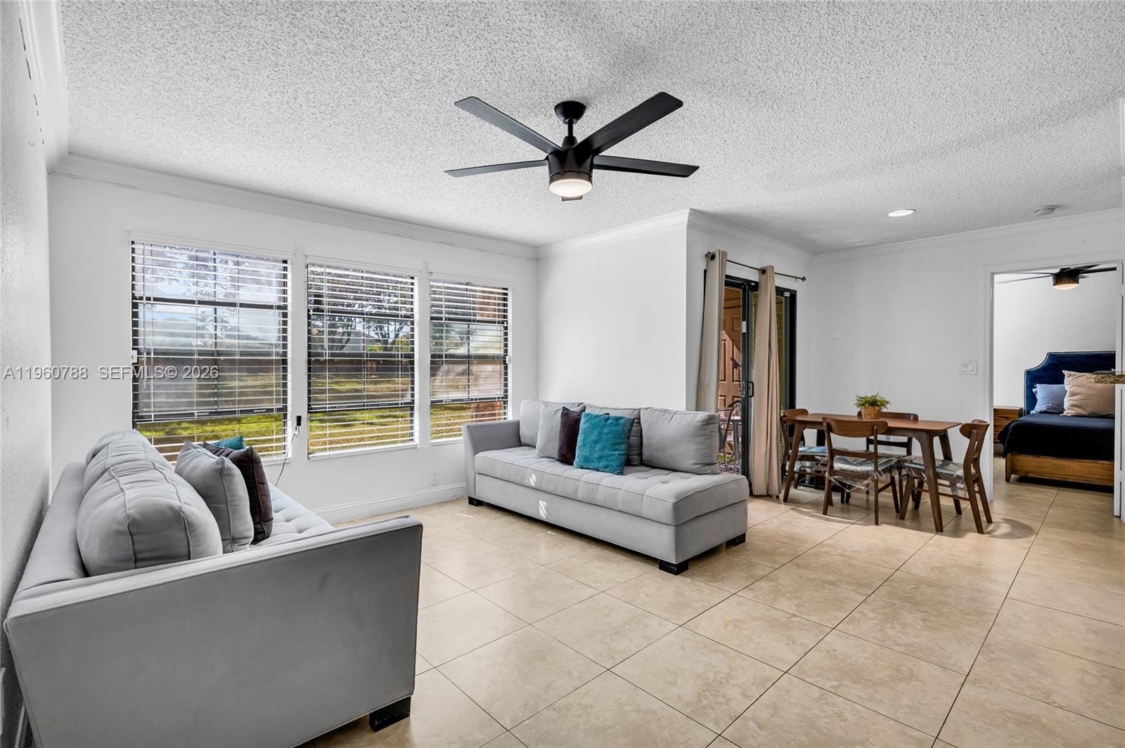 VISTA LAGO AT THE HAMMOCK - Residential