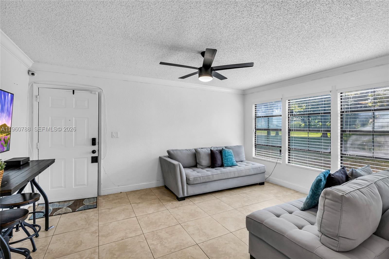 VISTA LAGO AT THE HAMMOCK - Residential