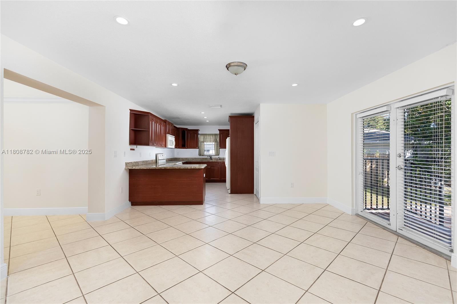 SICKLES GROVE - Residential Lease