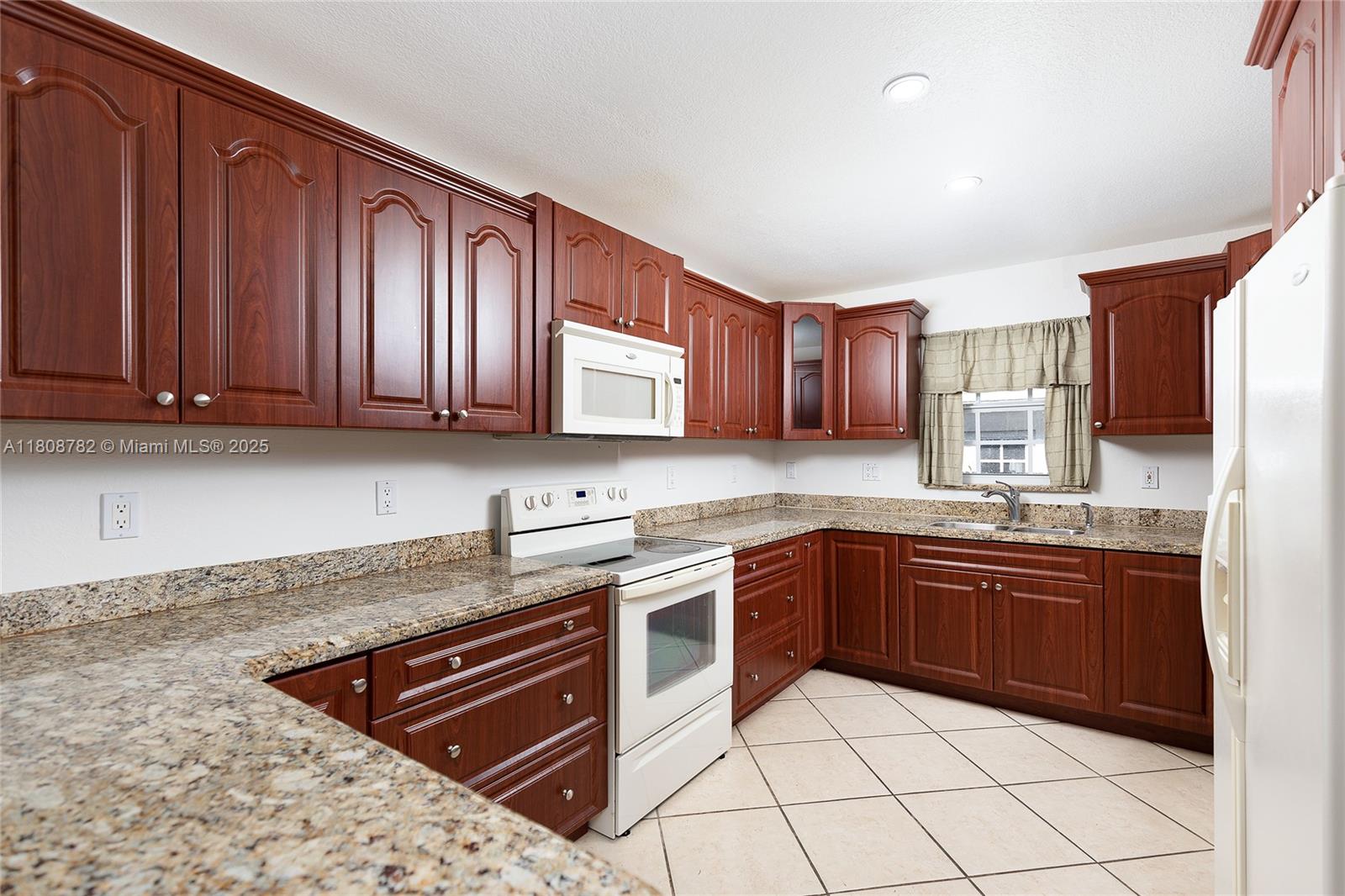 SICKLES GROVE - Residential Lease