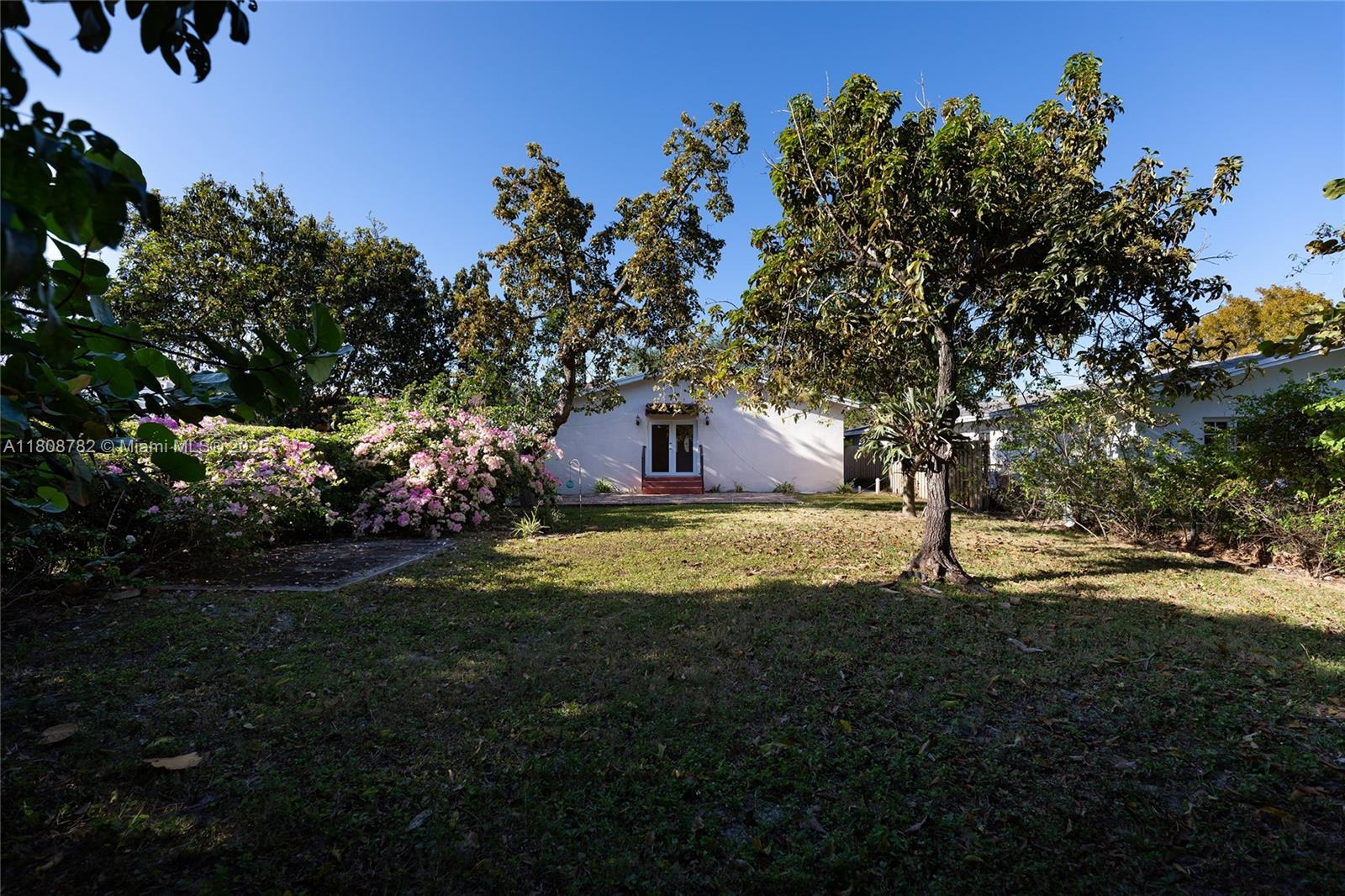 SICKLES GROVE - Residential Lease