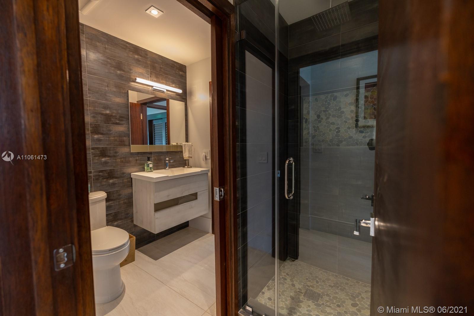 SUNRISE HARBOUR REV PL - Residential