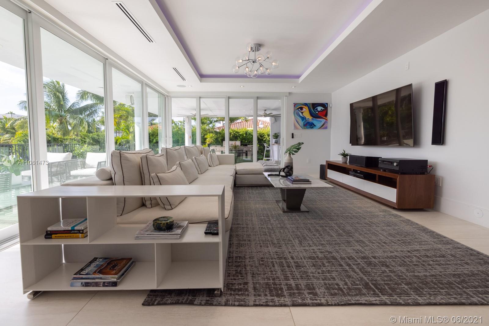 SUNRISE HARBOUR REV PL - Residential