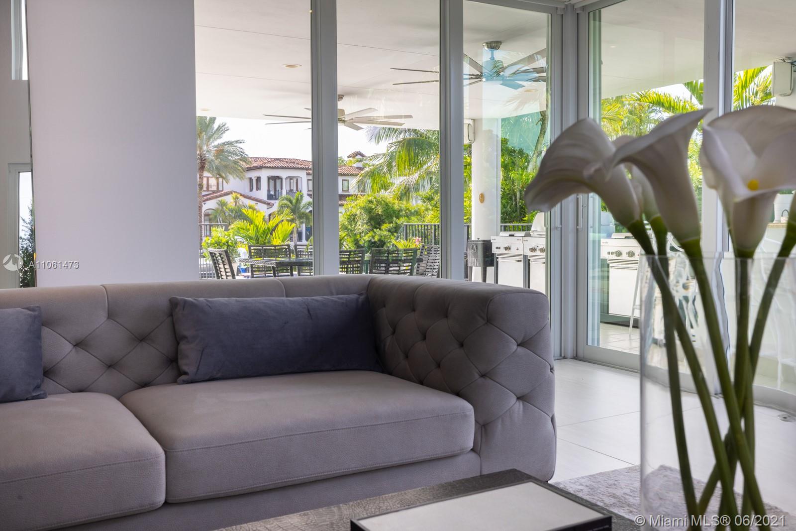 SUNRISE HARBOUR REV PL - Residential