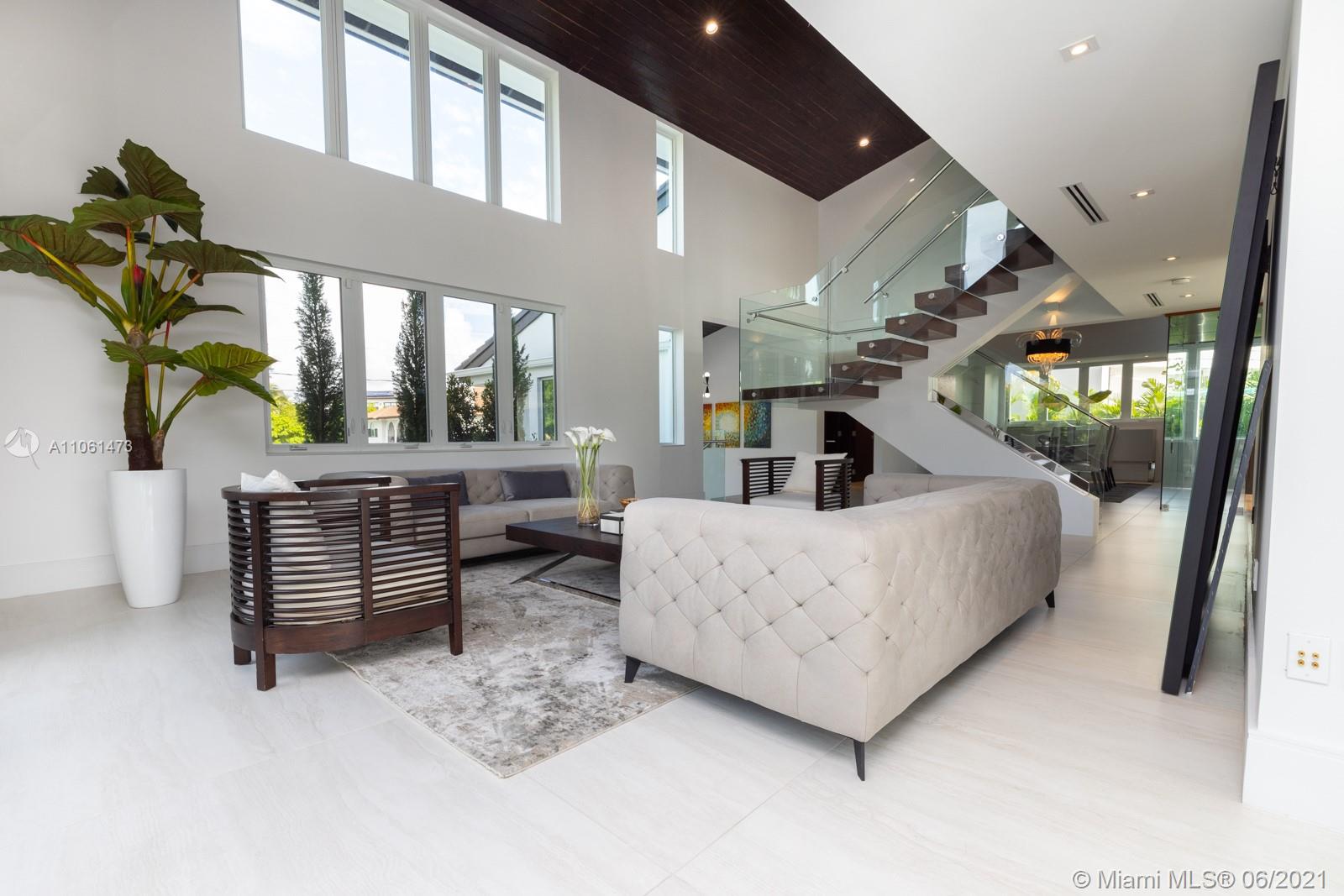 SUNRISE HARBOUR REV PL - Residential