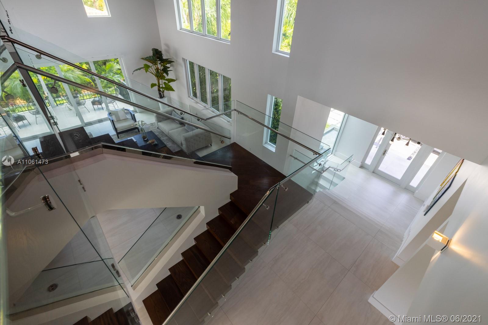 SUNRISE HARBOUR REV PL - Residential