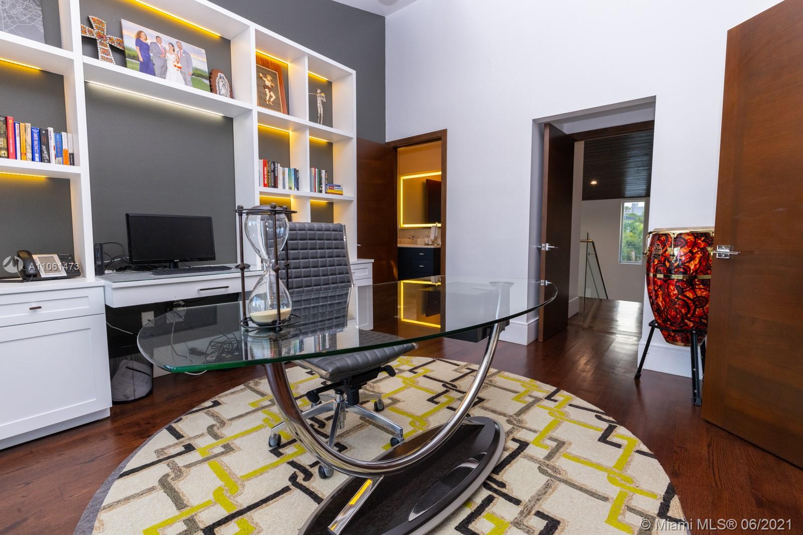 SUNRISE HARBOUR REV PL - Residential