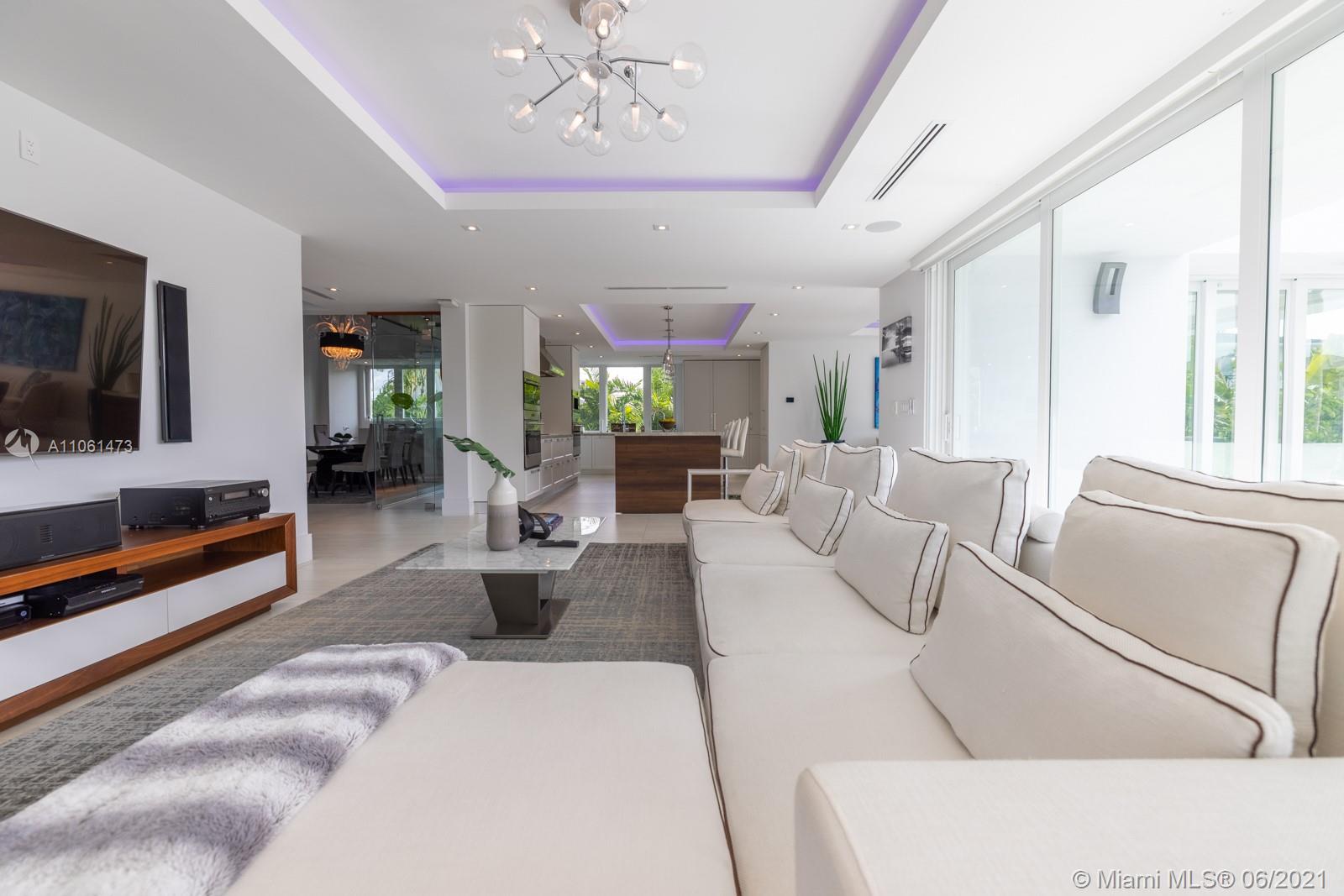 SUNRISE HARBOUR REV PL - Residential