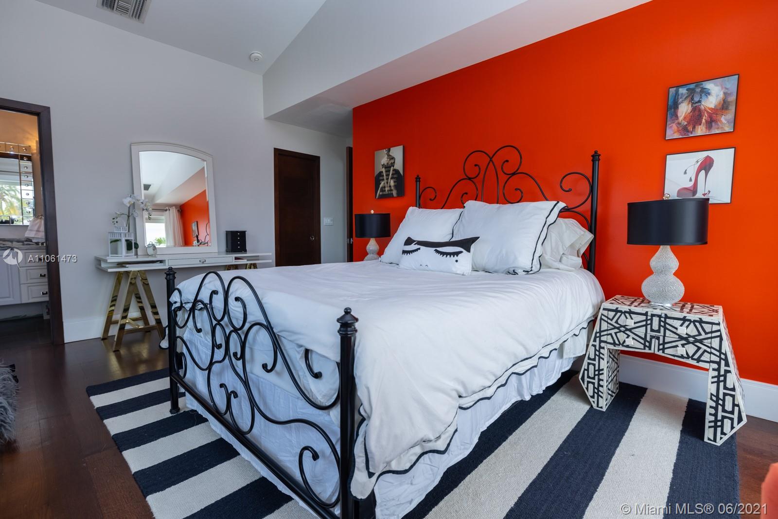 SUNRISE HARBOUR REV PL - Residential