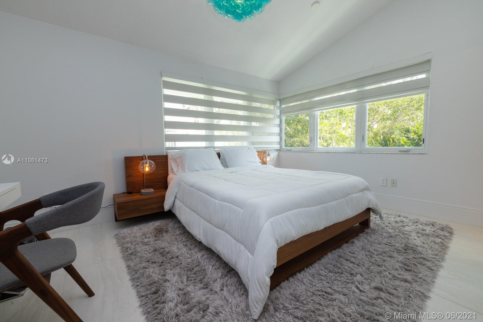 SUNRISE HARBOUR REV PL - Residential