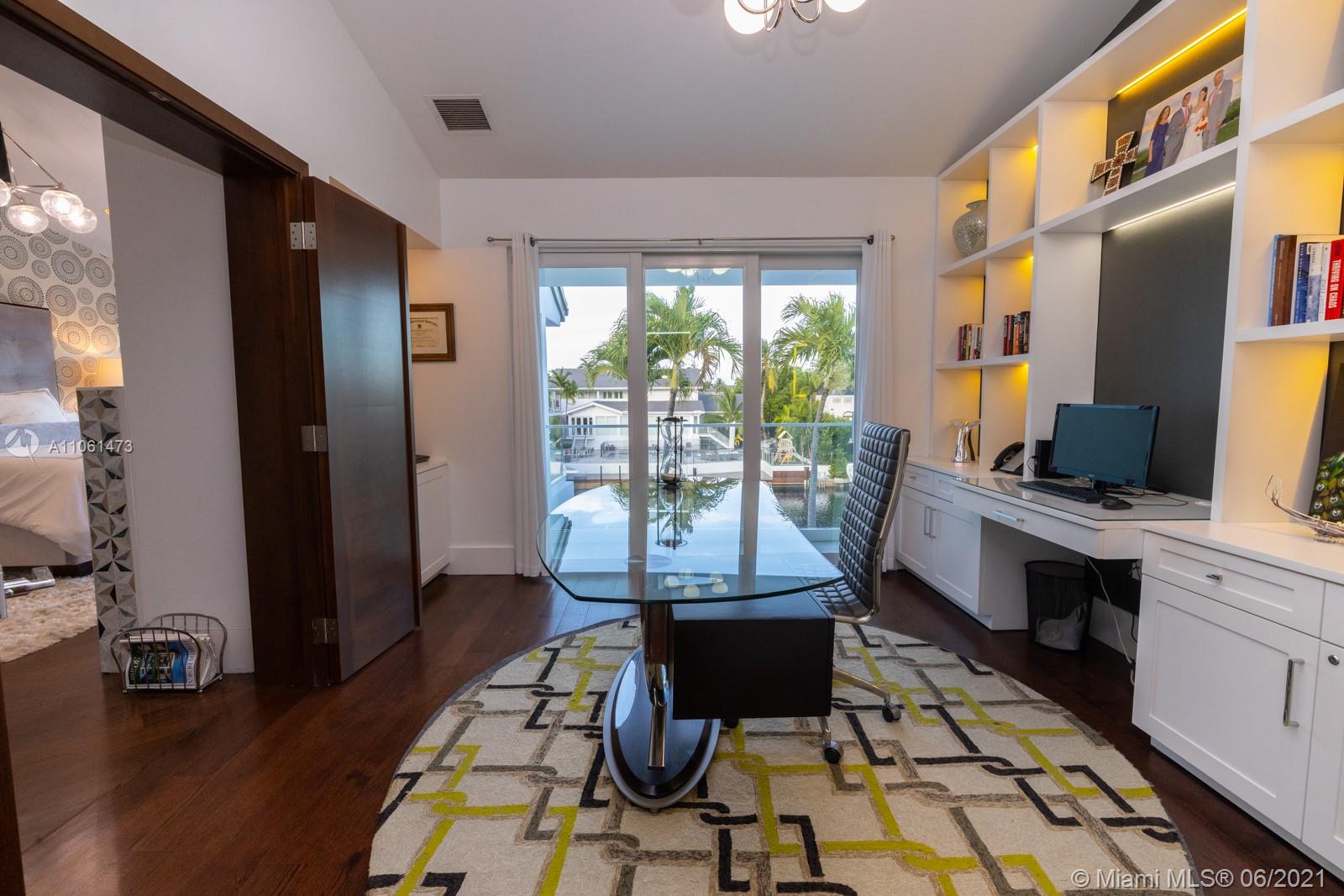 SUNRISE HARBOUR REV PL - Residential