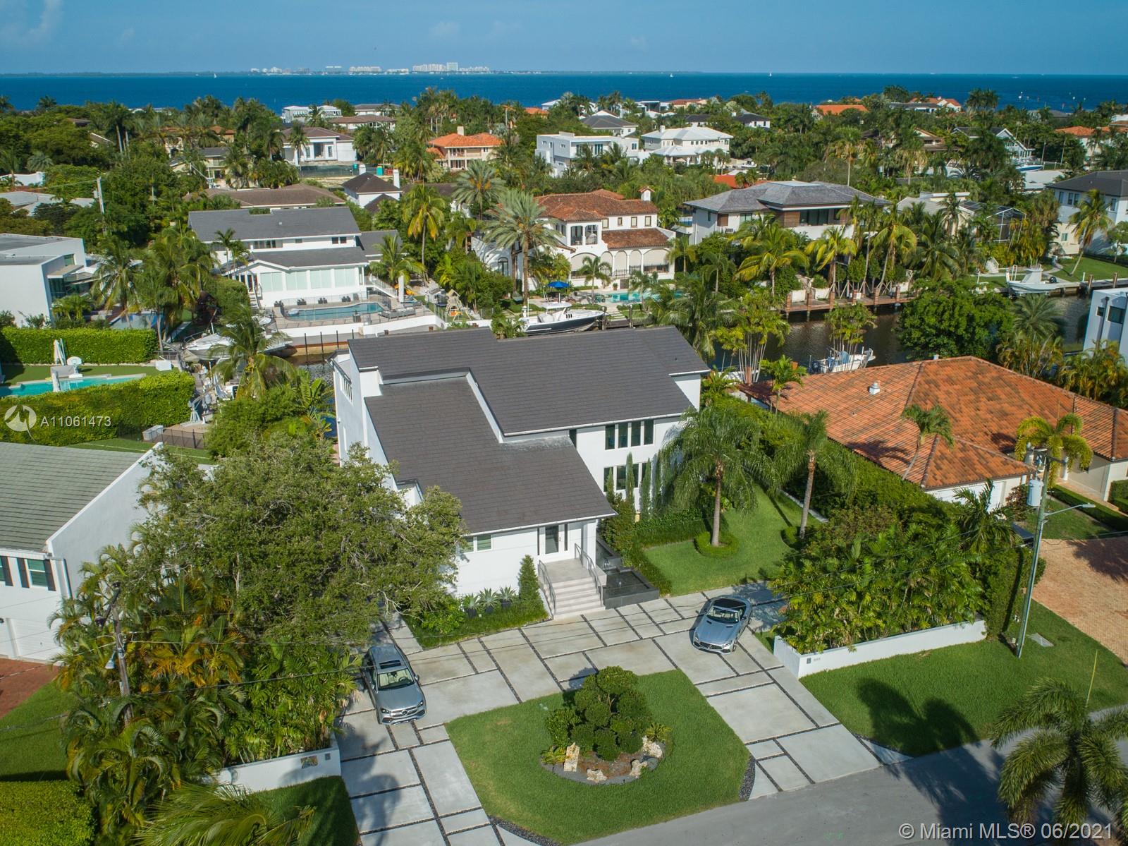 SUNRISE HARBOUR REV PL - Residential