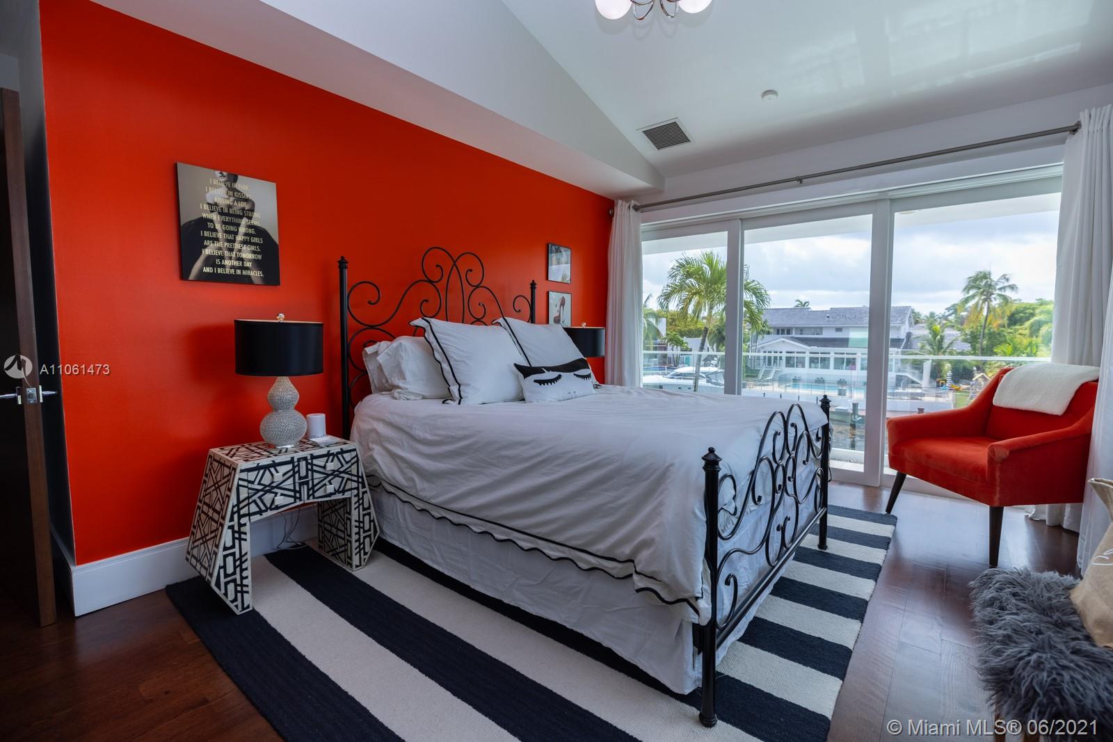 SUNRISE HARBOUR REV PL - Residential