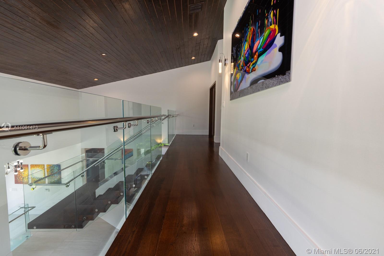 SUNRISE HARBOUR REV PL - Residential