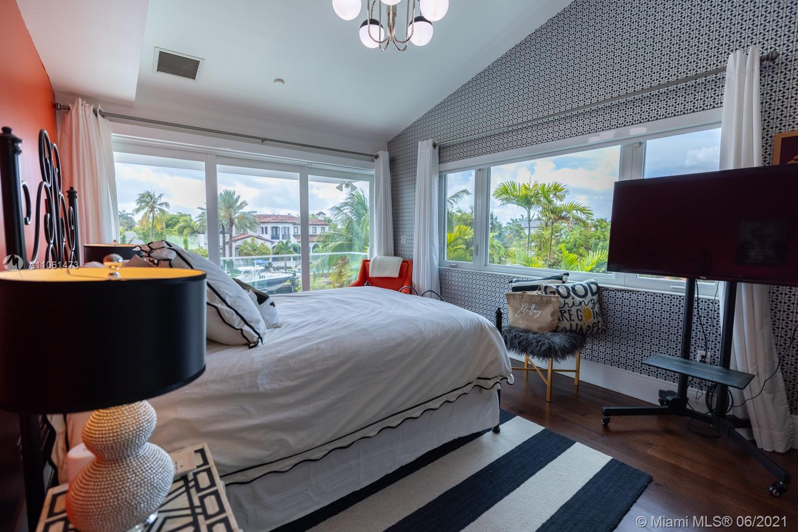 SUNRISE HARBOUR REV PL - Residential