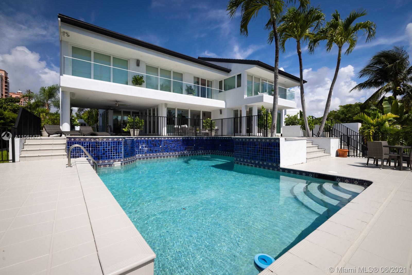 SUNRISE HARBOUR REV PL - Residential