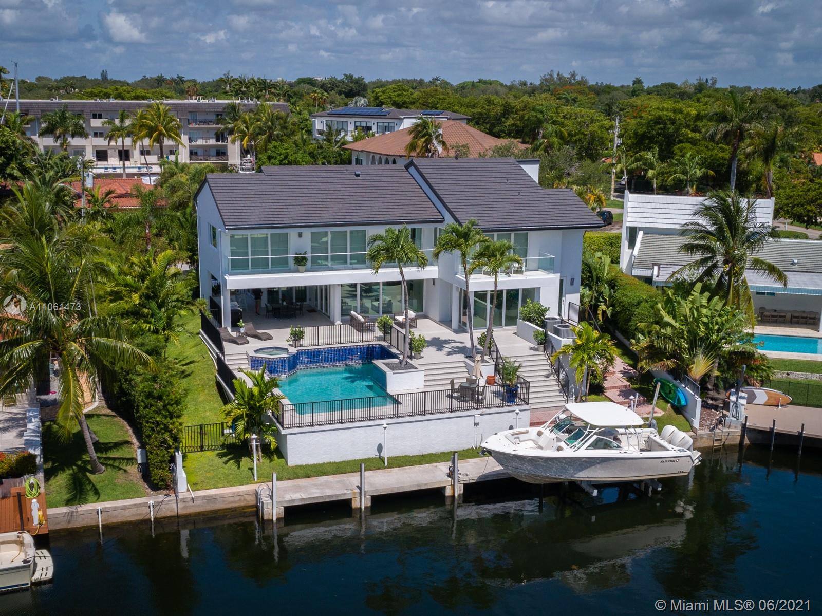 SUNRISE HARBOUR REV PL - Residential