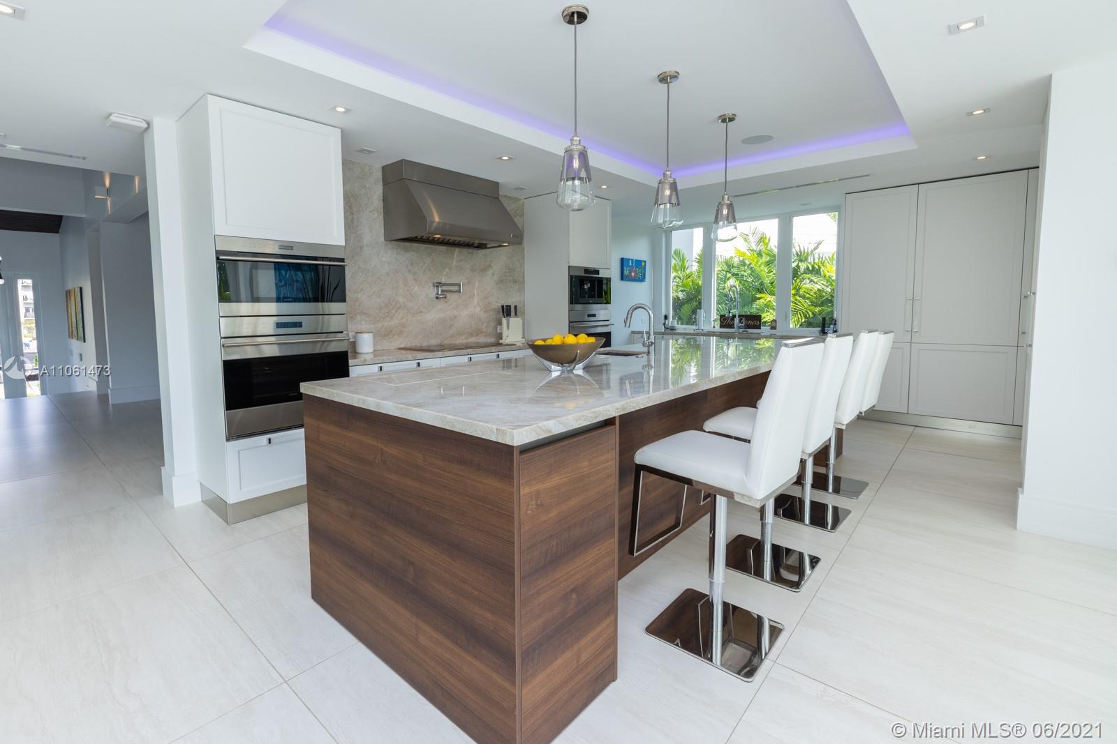 SUNRISE HARBOUR REV PL - Residential