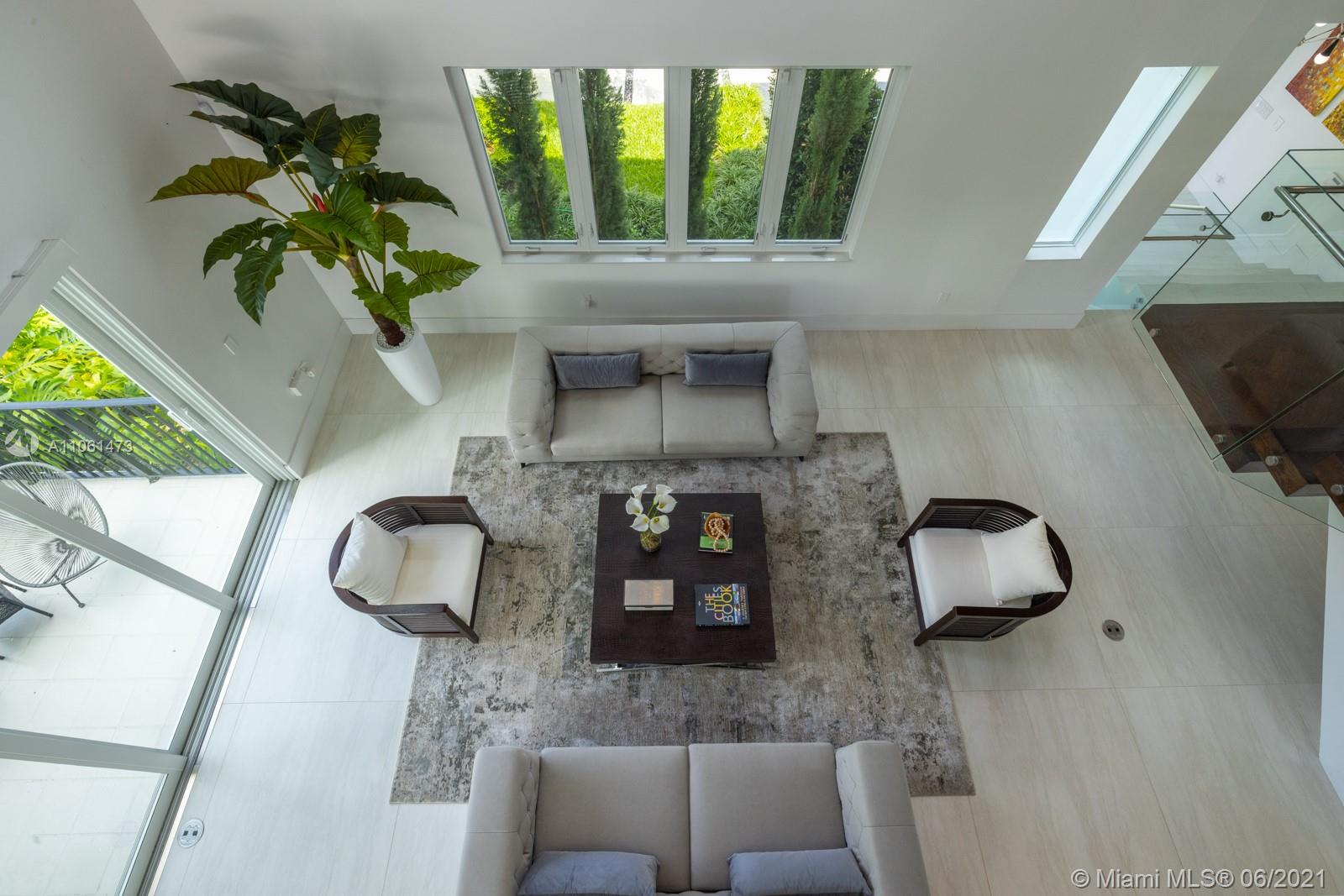 SUNRISE HARBOUR REV PL - Residential