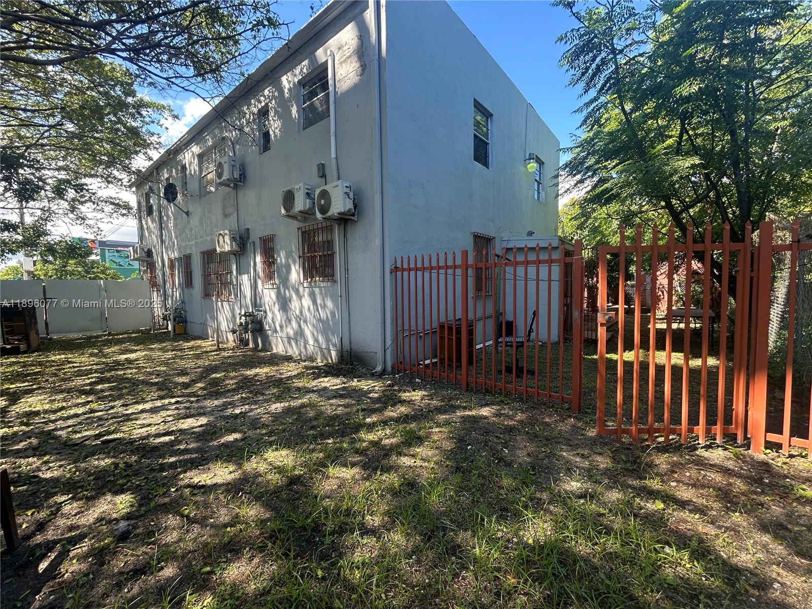 2015 NW 6th Pl