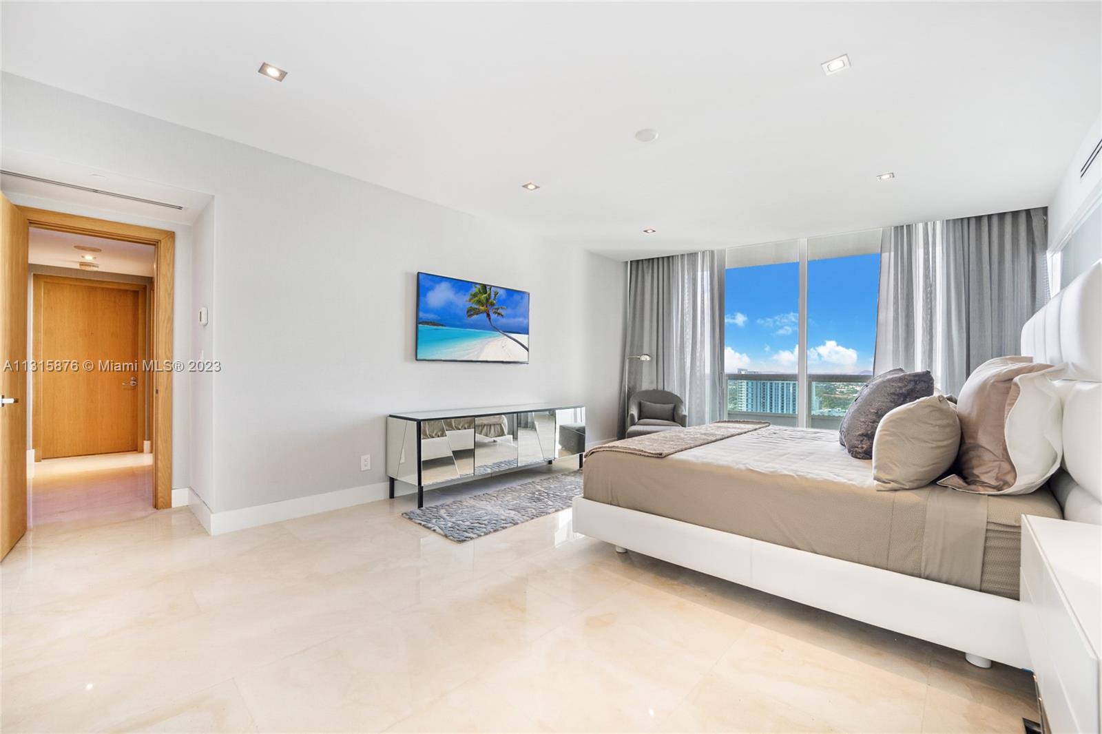 SANTA MARIA CONDO - Residential