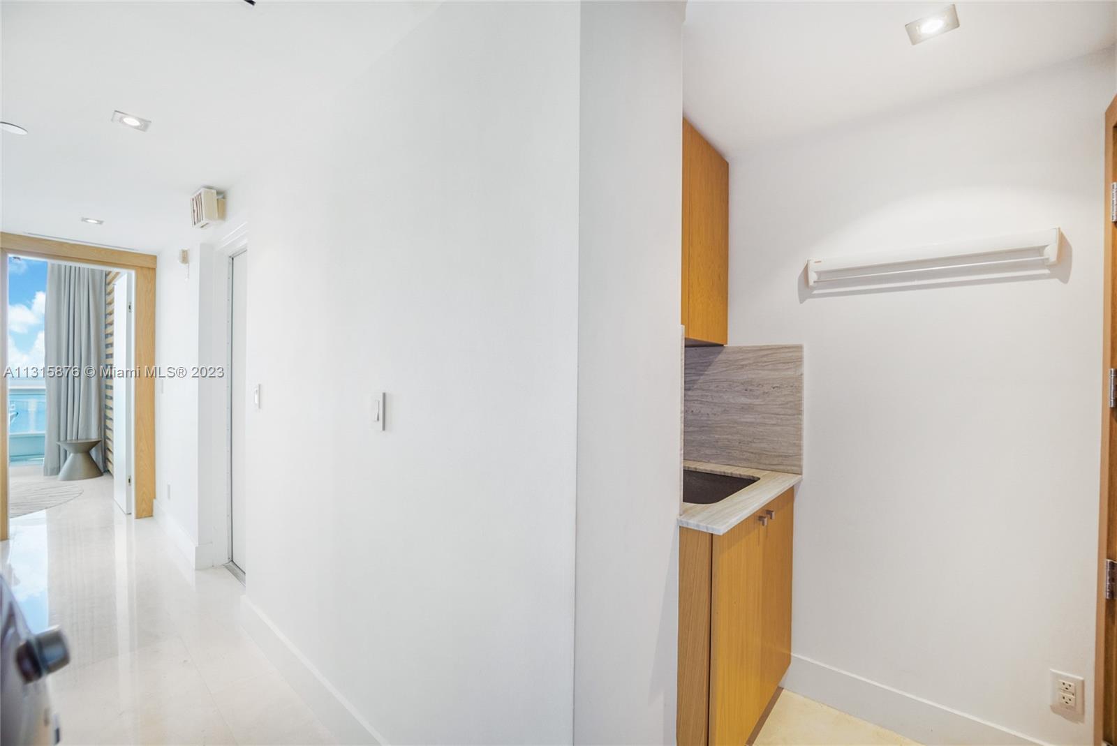 SANTA MARIA CONDO - Residential