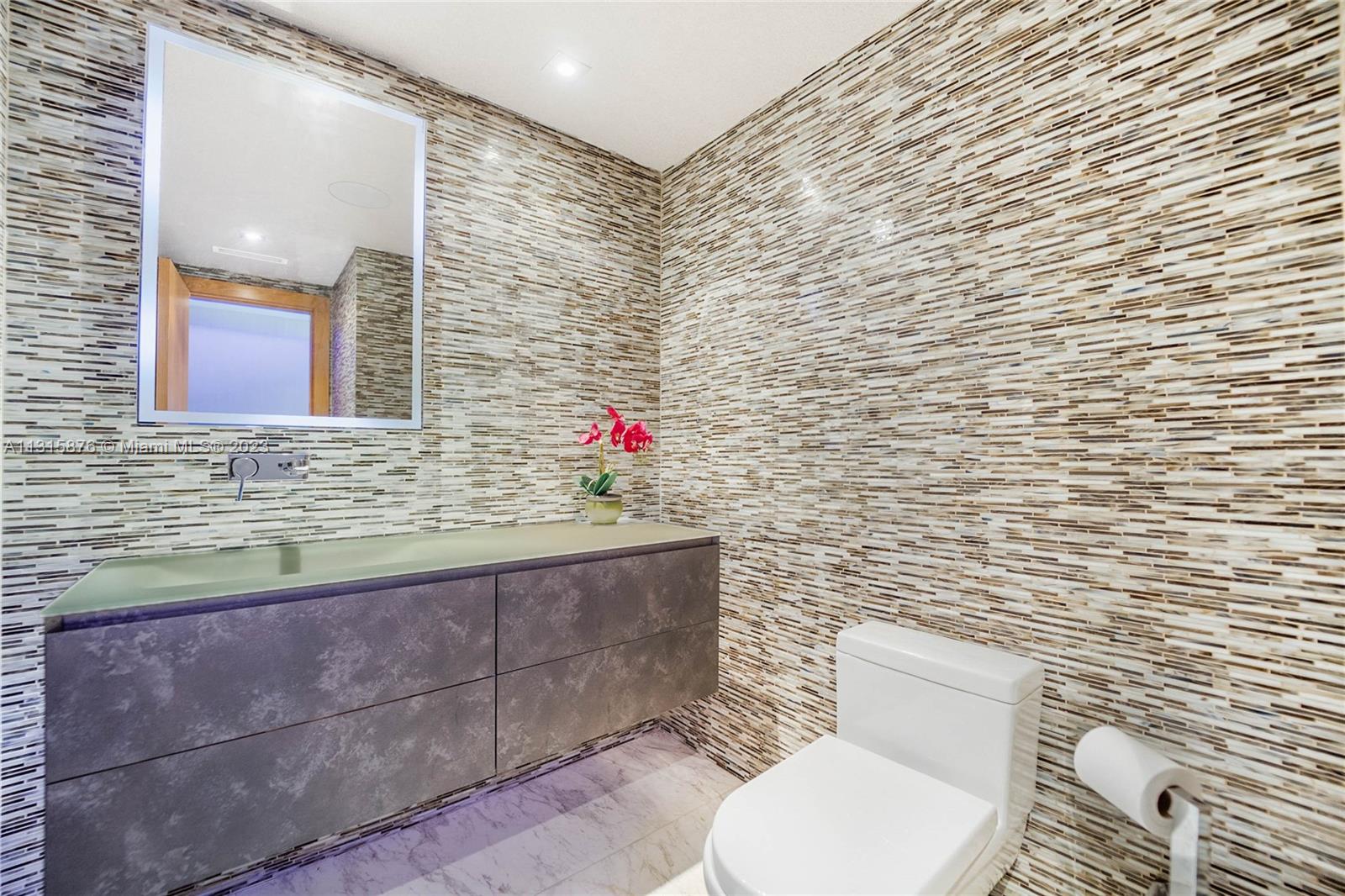 SANTA MARIA CONDO - Residential