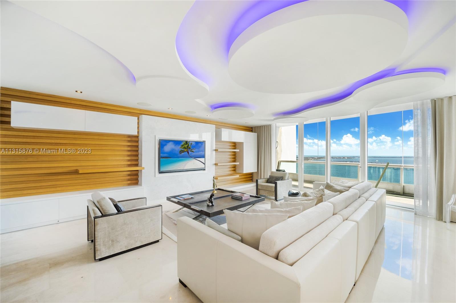 SANTA MARIA CONDO - Residential