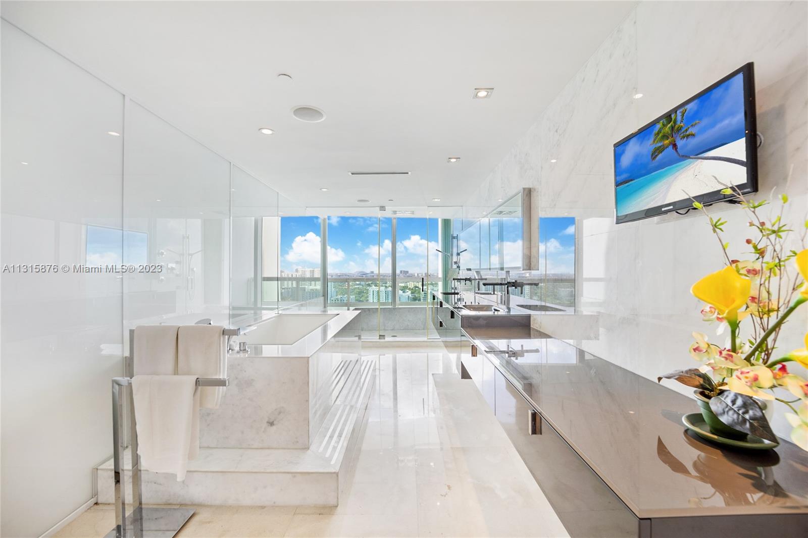 SANTA MARIA CONDO - Residential