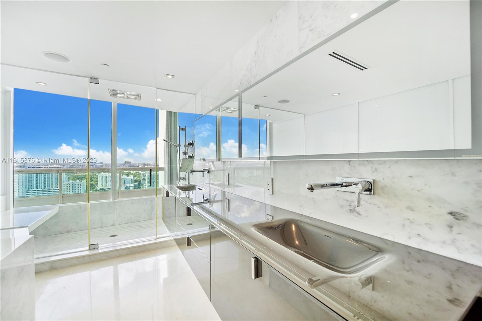 SANTA MARIA CONDO - Residential