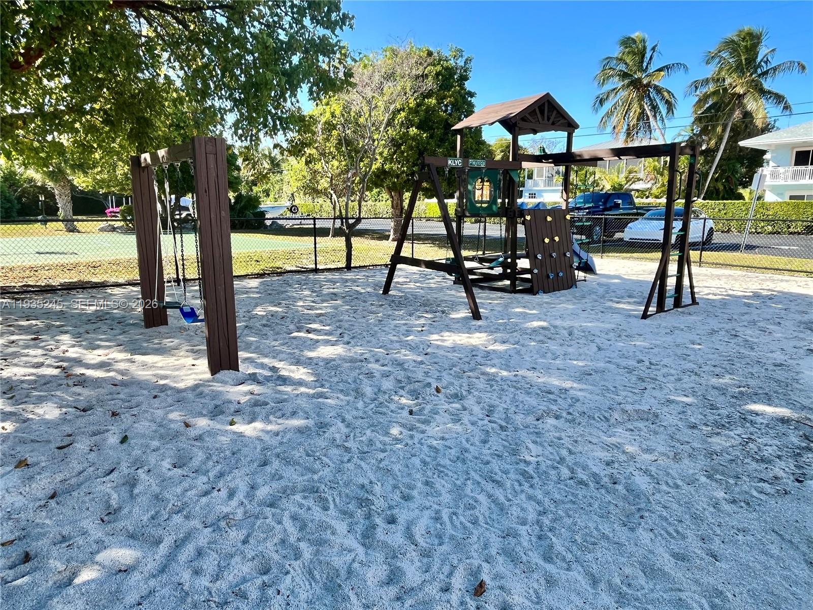 Key Largo Yacht Club - Residential