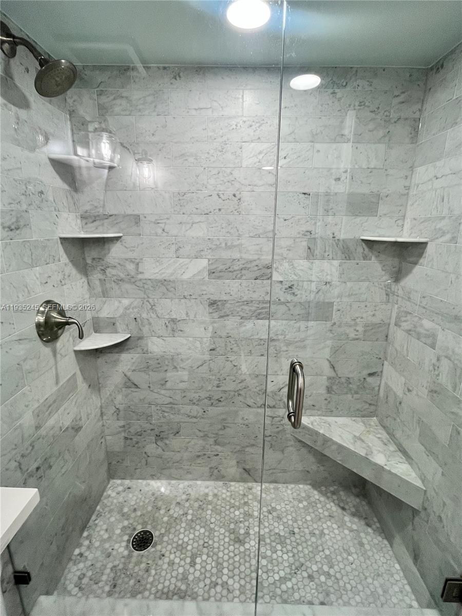 Key Largo Yacht Club - Residential