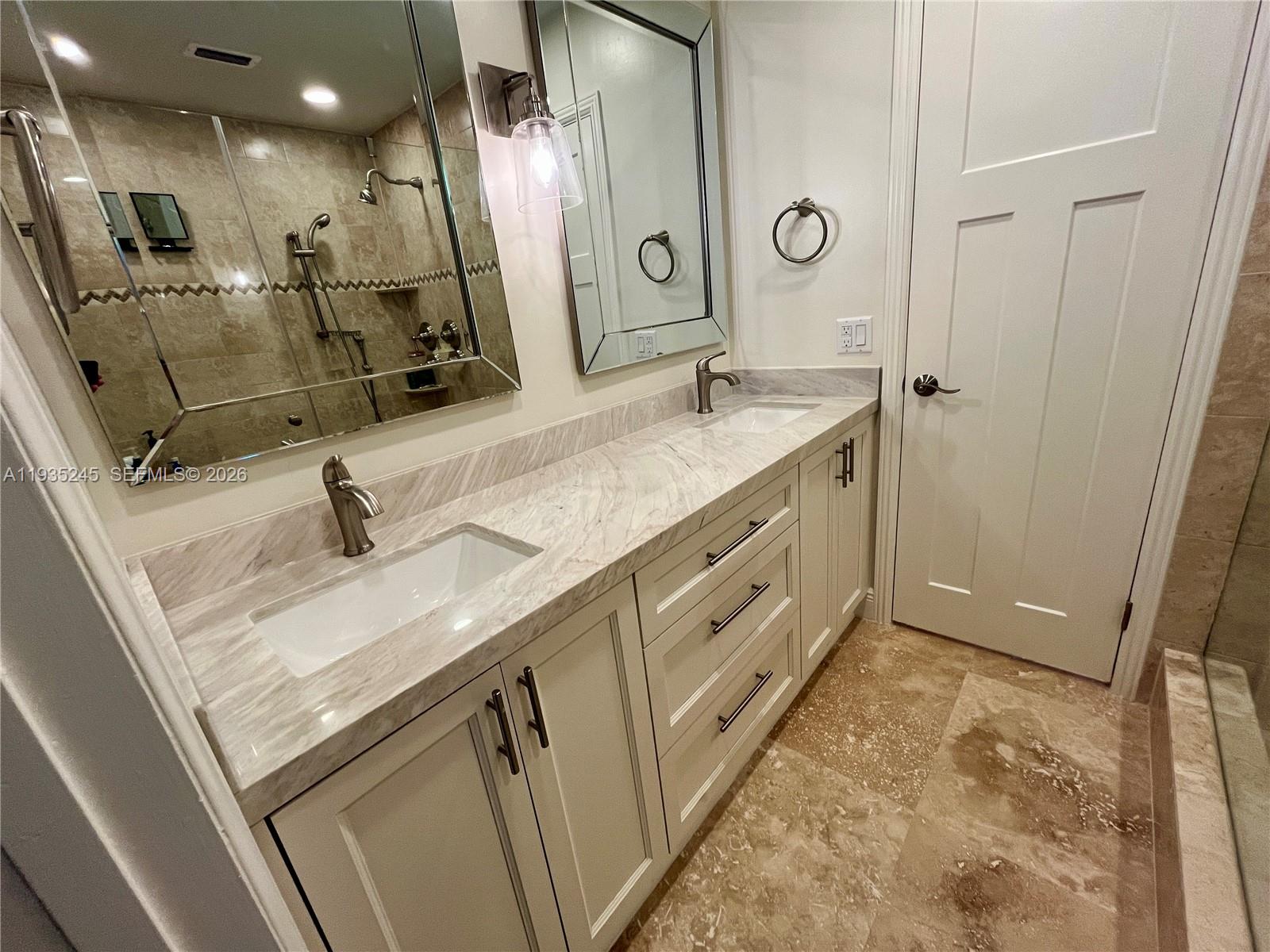 Key Largo Yacht Club - Residential