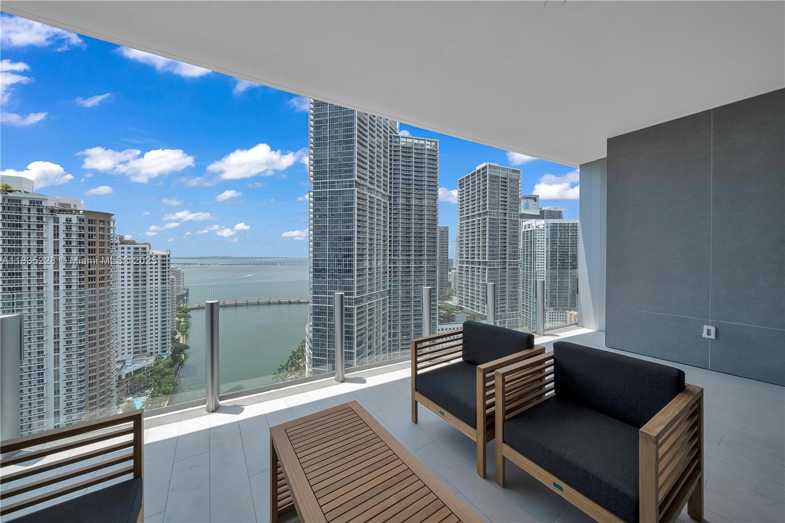 300 Biscayne Boulevard Way - Residential