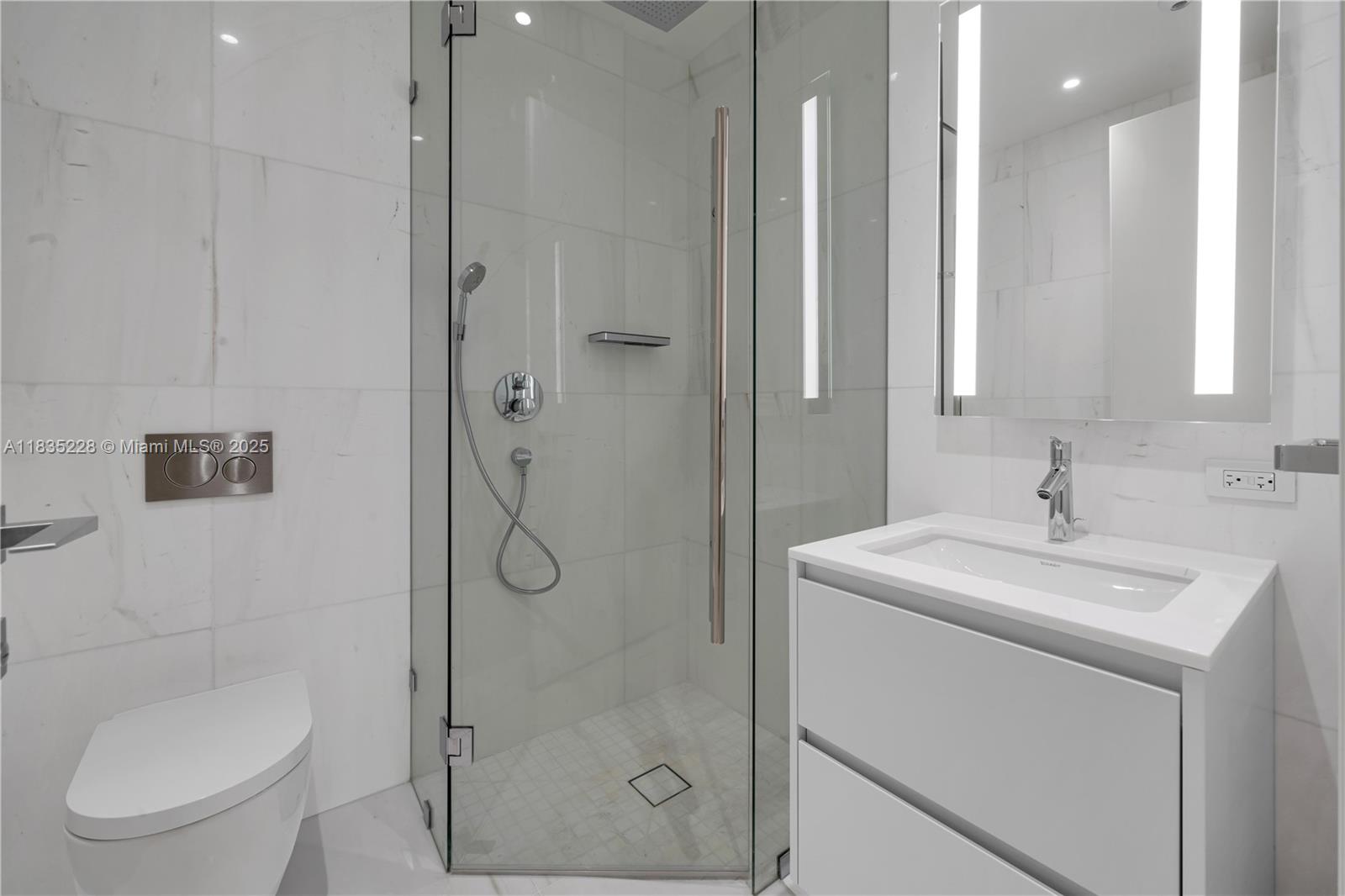 300 Biscayne Boulevard Way - Residential