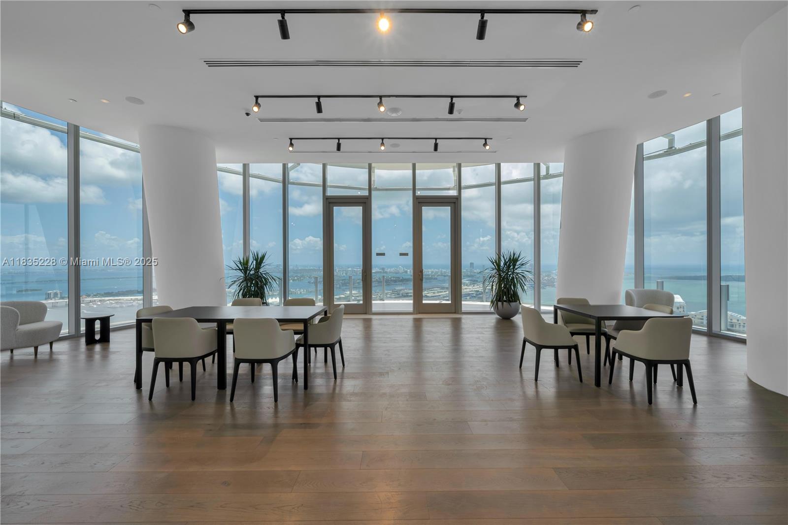 300 Biscayne Boulevard Way - Residential