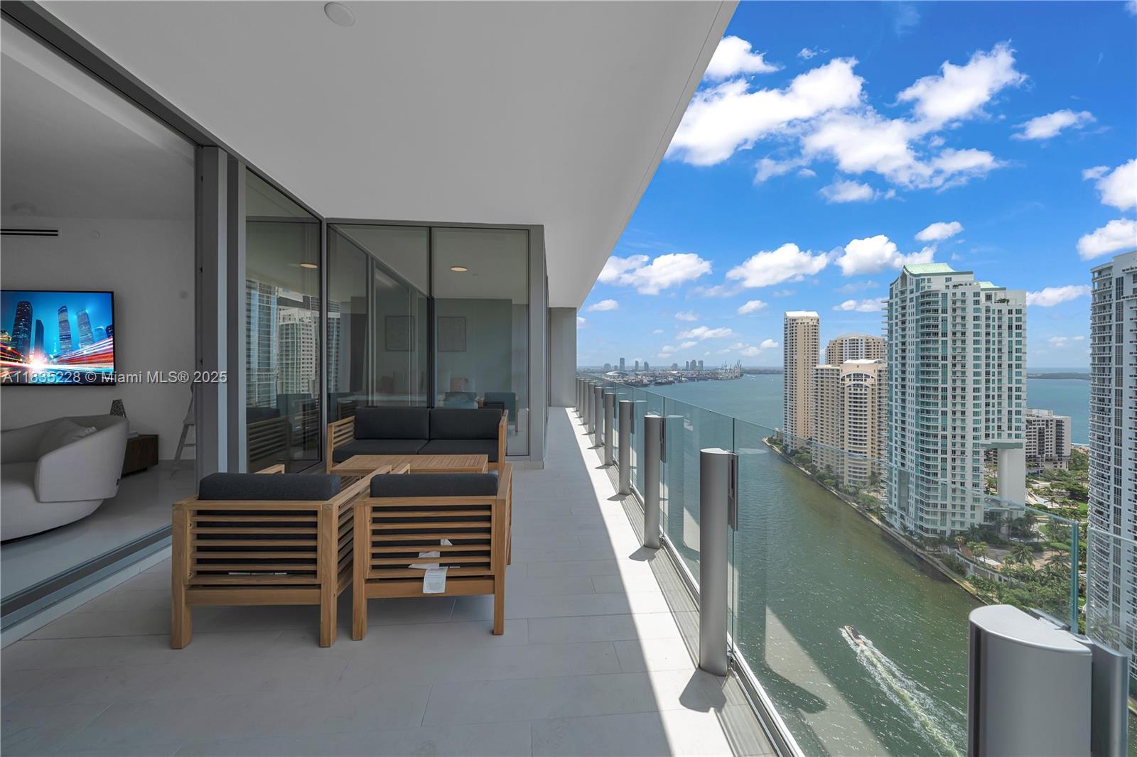 300 Biscayne Boulevard Way - Residential