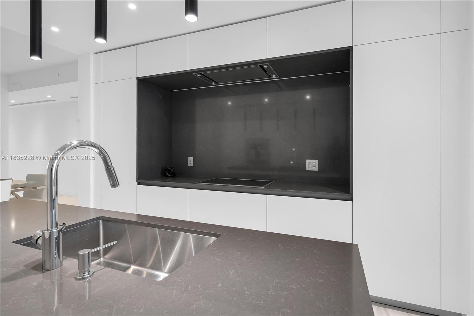 300 Biscayne Boulevard Way - Residential