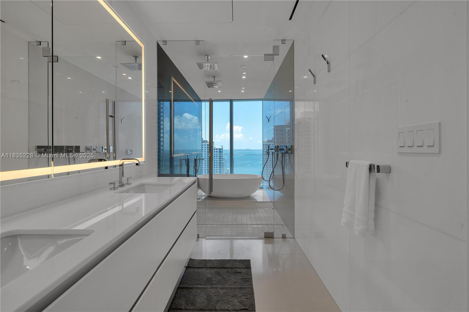 300 Biscayne Boulevard Way - Residential