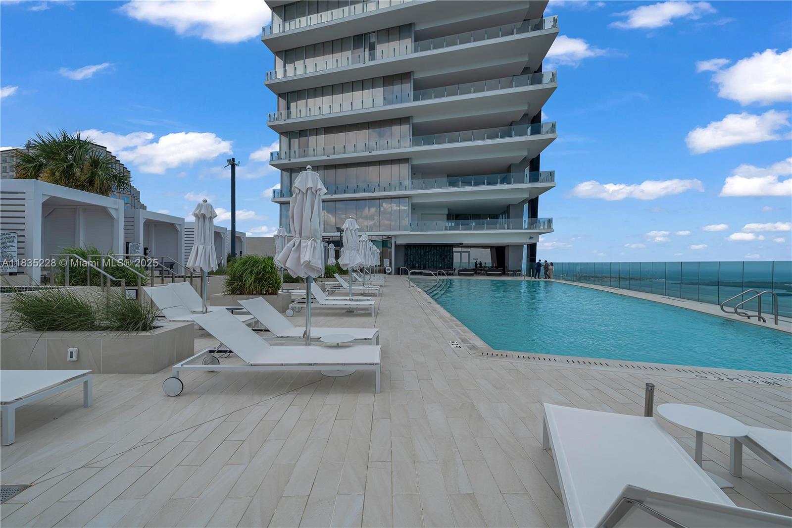 300 Biscayne Boulevard Way - Residential