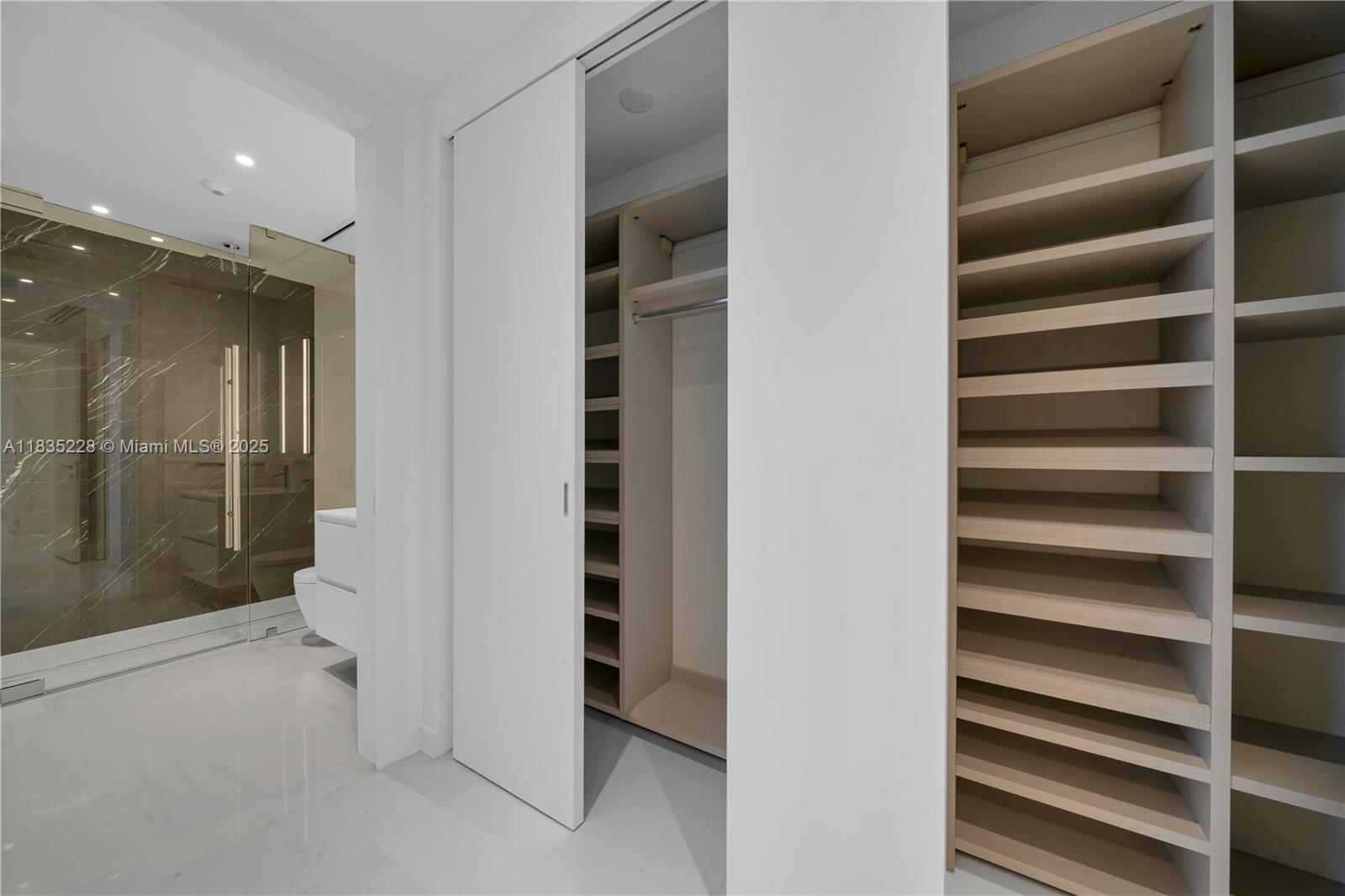 300 Biscayne Boulevard Way - Residential