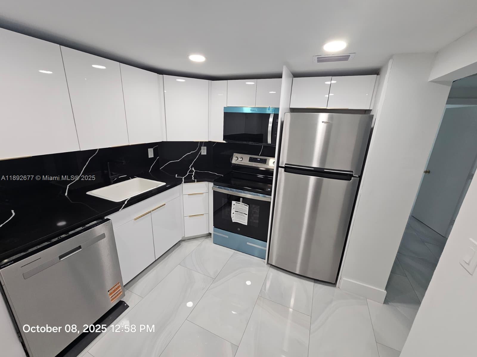 ARLEN HOUSE WEST CONDO - Residential Lease
