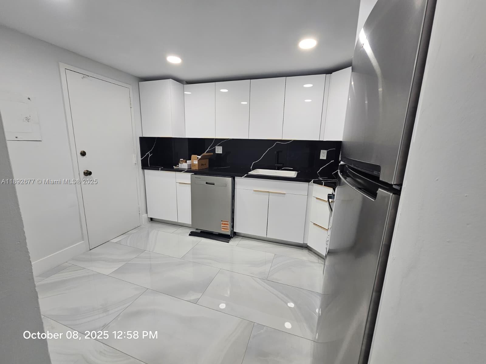 ARLEN HOUSE WEST CONDO - Residential Lease