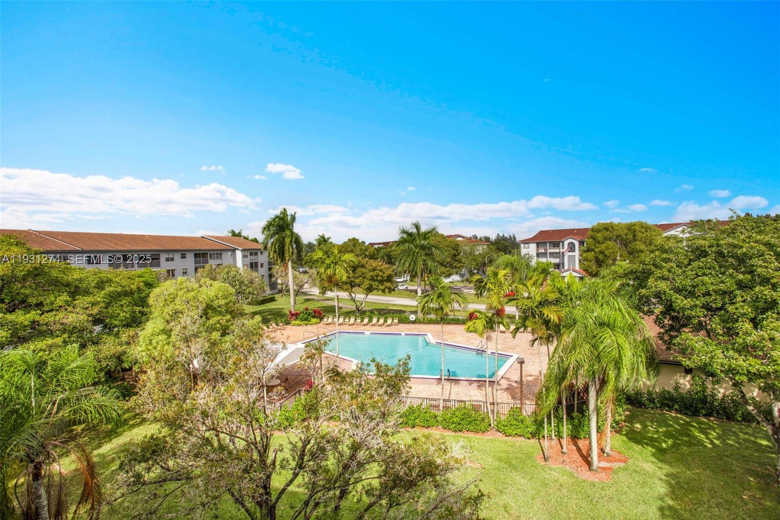 CAMBRIDGE AT CENTURY VILL - Residential