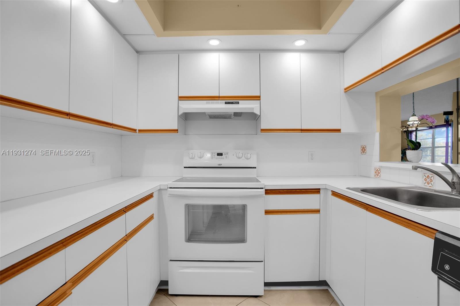 CAMBRIDGE AT CENTURY VILL - Residential