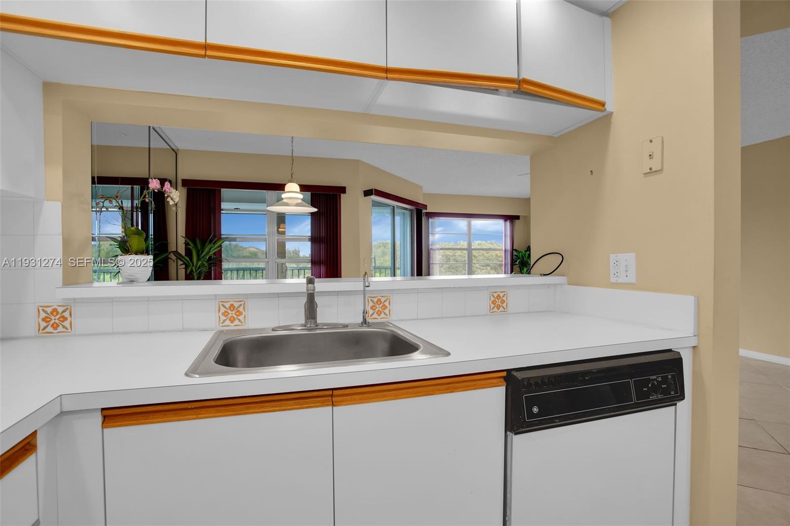 CAMBRIDGE AT CENTURY VILL - Residential