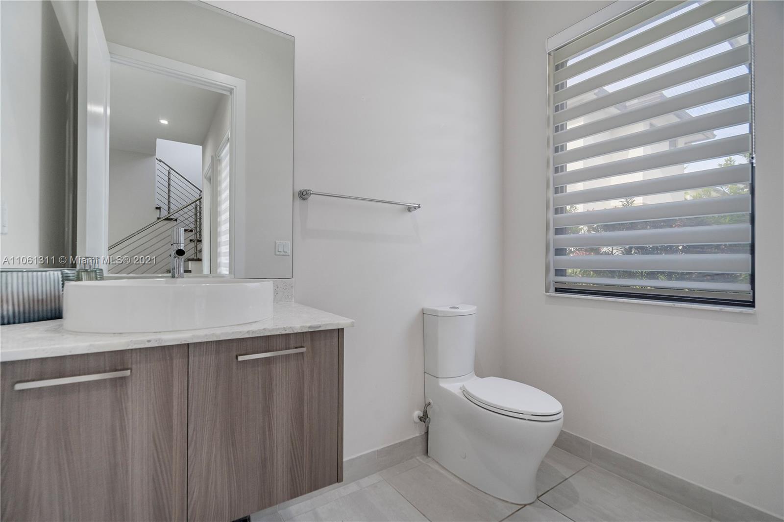 DOWNTOWN DORAL SOUTH PHAS - Residential