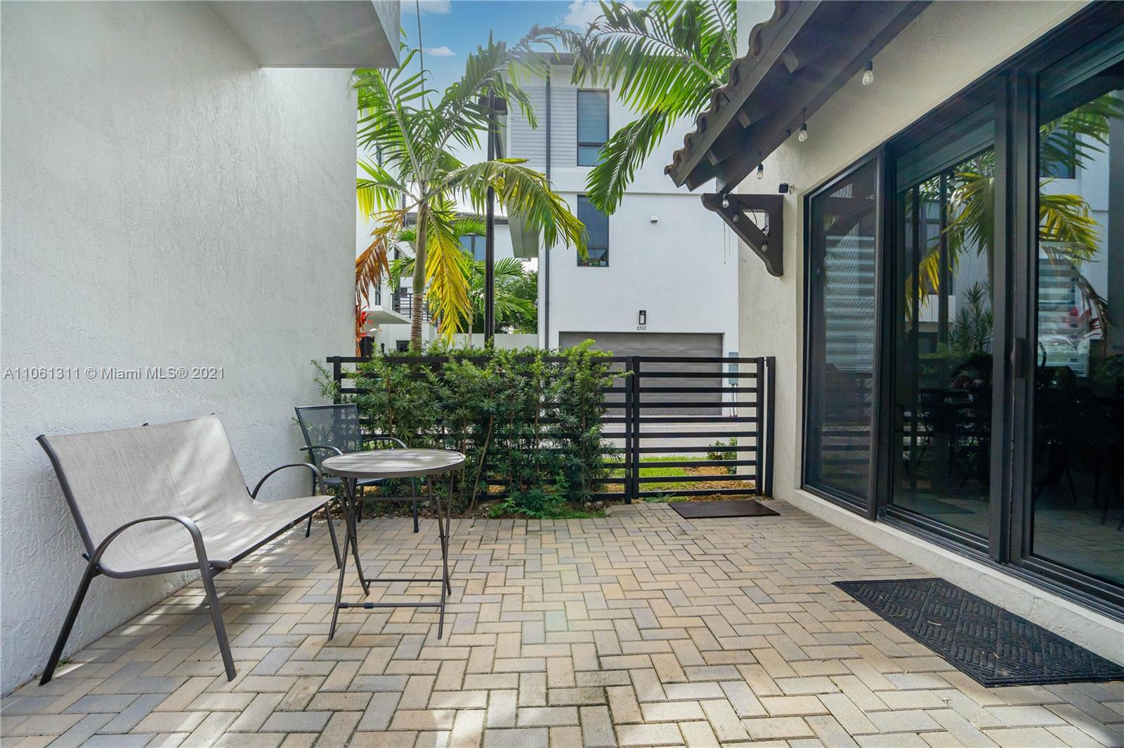 DOWNTOWN DORAL SOUTH PHAS - Residential