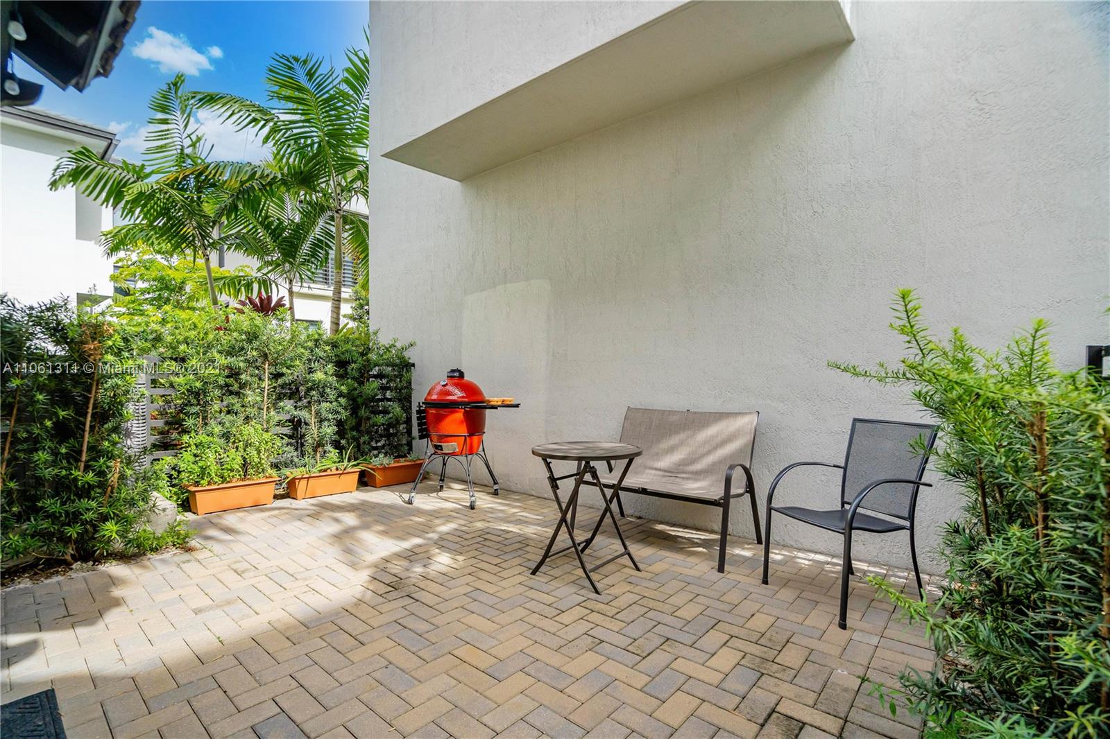 DOWNTOWN DORAL SOUTH PHAS - Residential