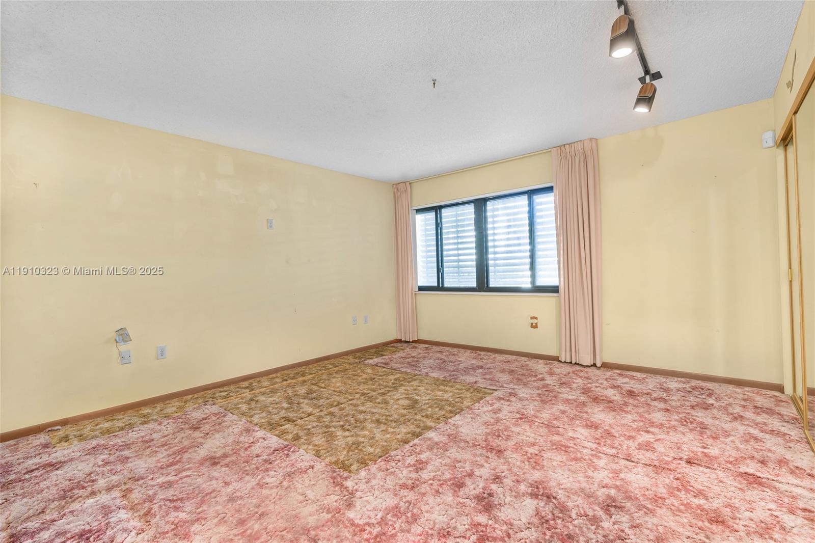 MIAMI SHORES ESTATES - Residential